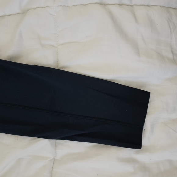 Lulu lemon 7/8 pants - Picture 4 of 9